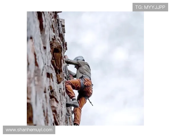 武汉攀岩队技术对比深度解析与训练方法的独特优势探讨 武汉攀岩队技术对比深度解析与训练方法的独特优势探讨