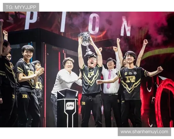 聚焦王者荣耀RNG战队个人能力分析与发展潜力探讨