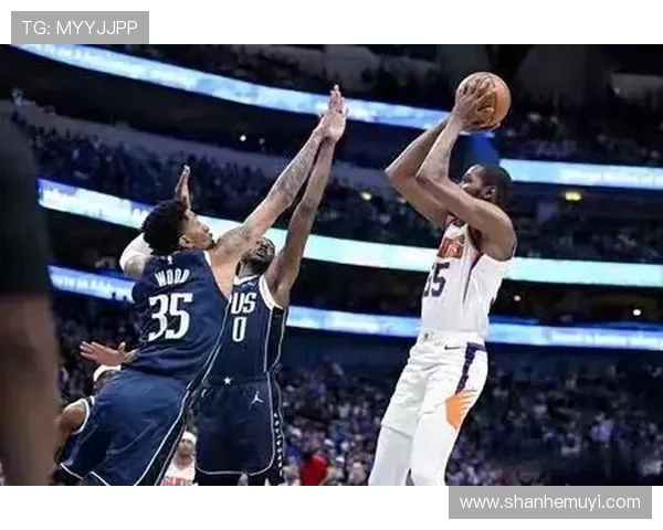 太阳队与独行侠的激烈对决谁能在季后赛中笑到最后揭秘精彩瞬间与战术较量