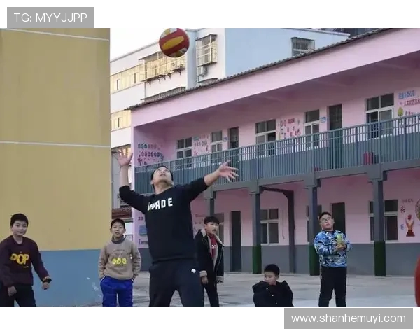 北京篮球队战术解析：如何在比赛中提升团队协作与个人能力